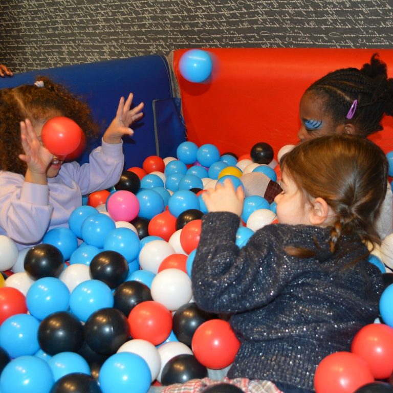 Piscine à balle enfants